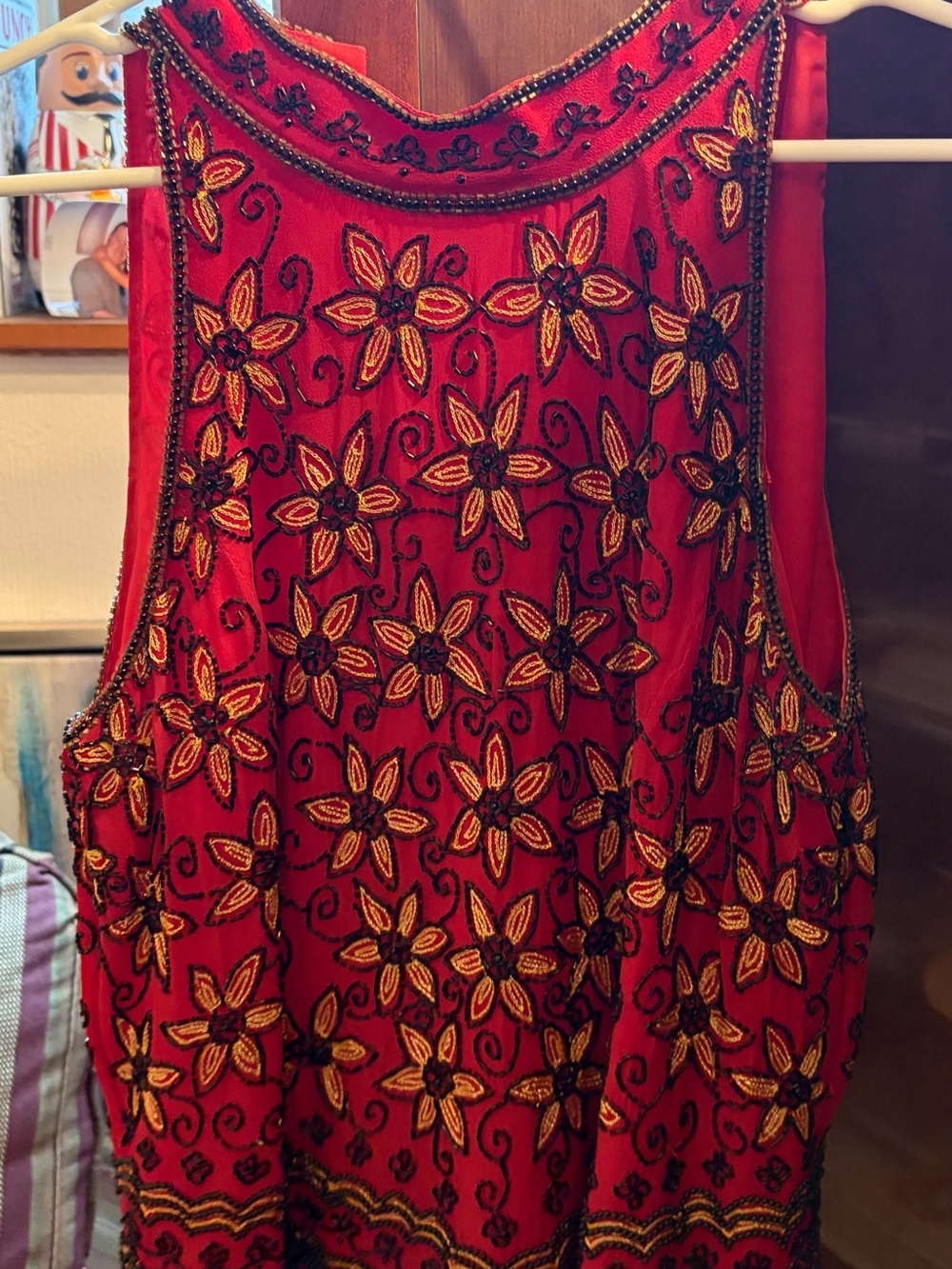 Beaded Floral Sleeveless Tank Top - Red